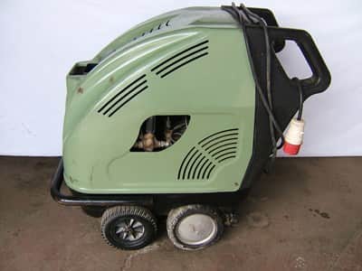 מכונת שטיפה בלחץ מים חמים וקיטור  200/15